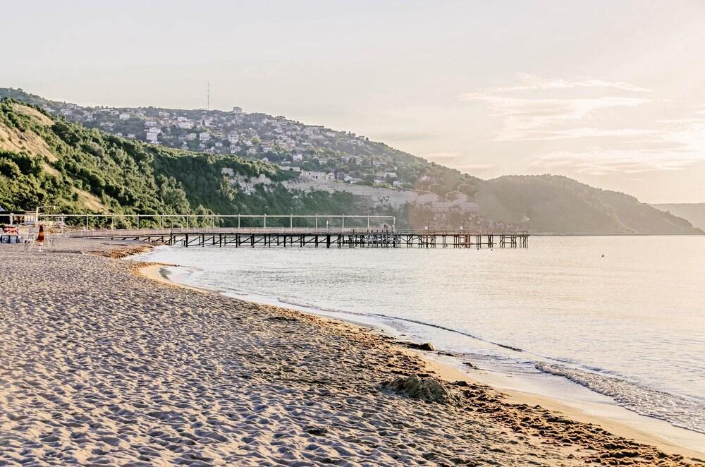 Hotel Malibu Albena Zewnętrze zdjęcie